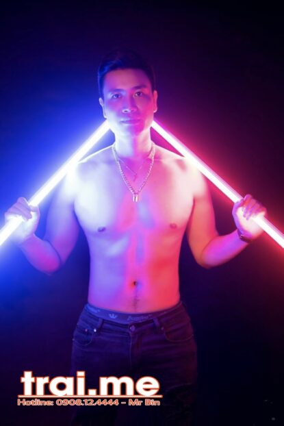 Trai Men Phục Vụ Top Bot Cao 1m87 Làm Massage Phục Vụ Bot Dâm Bao Chơi Tới Bến ( ĐỨC A534 )