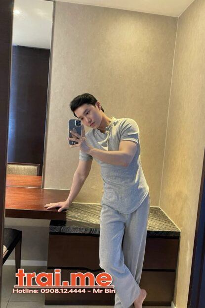 Chuẩn Body Đẹp, Da Trắng, Cu Ngon Sạch Sẽ, Ae Tranh Thủ Nha ( Anh A473 )