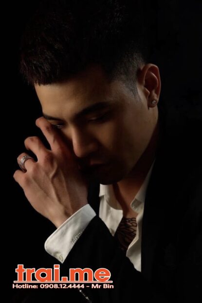 Chàng Trai Đầy Yêu Thương, Rất Là Tình Cảm, Mặt Thư Sinh ( Đạt A562 )