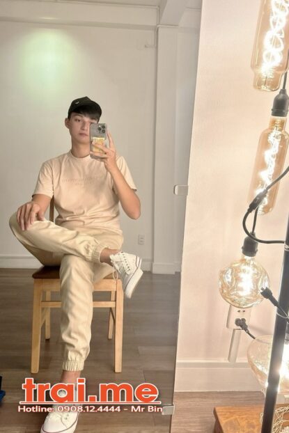 Chuẩn Dáng Người Mẫu Cao 1m90 Đẹp Trai Sang Chảnh Cu Non Tơ Ngon ( Leng A571 )