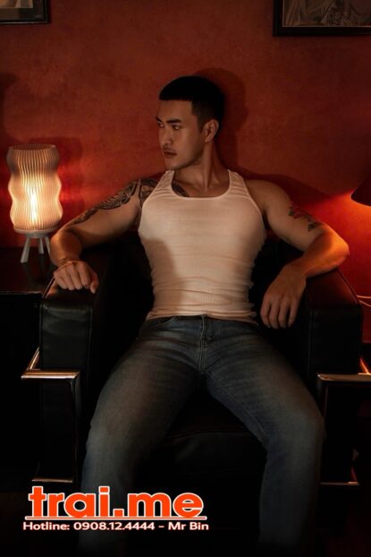 Trai Lễ Tân Khách Sạn Body Dâm Làm Tình AZ Top Bot ( Lee A558 )