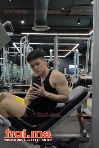 Boy Body Fit Gym Nét, Sở Hữu Da Trắng Mịn Sạch Sẽ Nam Tính ( Đại A704 )