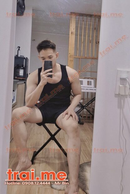 Boy Body Fit Gym Nét, Sở Hữu Da Trắng Mịn Sạch Sẽ Nam Tính ( Đại A704 )