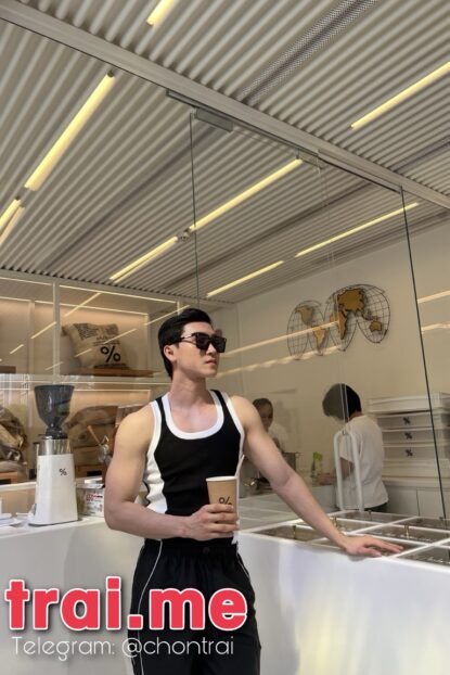 Chuẩn Body Đẹp, Da Trắng, Cu Ngon Sạch Sẽ, Ae Tranh Thủ Nha ( Anh A473 )