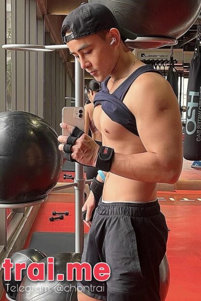 Hotboy Mặt Cực Duyên Gym Đẹp, Tình Cảm Như Người Yêu, Top Bot ( TÍN A608 )