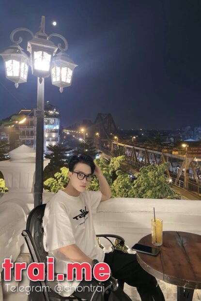 Trai Ngon ,Mặt Cực Dâm, Cu Đẹp, Biết Massage ( An A381 )